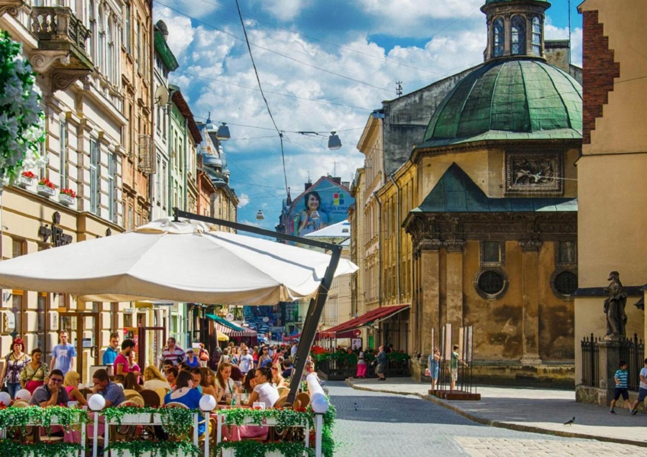 Люкс Апартаменти На Площі Ринок Lviv Exterior photo